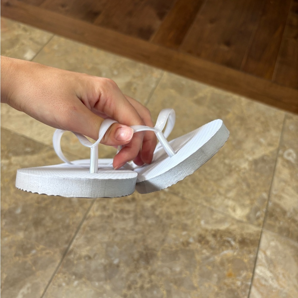 FLIP FLOPS - Picture 4 of 4